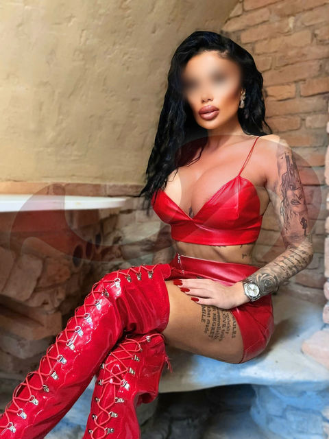  - Big Boobs | geile Titten:  Iron Queen Brenda  in Salzburg  / Wals/Salzburg , Grenzwaldweg 6 