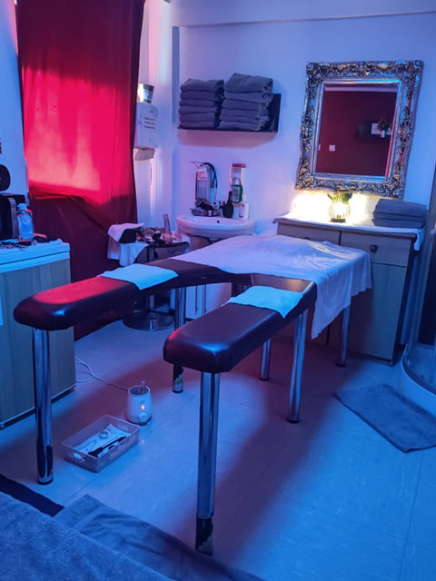  JANETT, mit Ihren BABY- DOLL'S !  in Oberösterreich  / Linz , Bckermhlweg / TOREINFAHRT ZU RUBENSSTRASSE 45 A / 