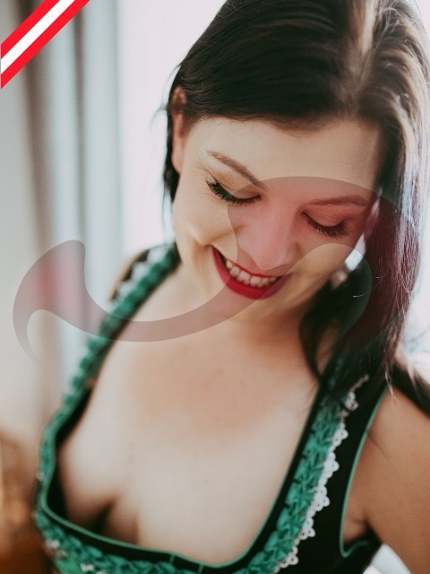  - Escort Service | Begleitservice:  Jenny - zrtliche Domina   in Niederösterreich  / Krems , Hofrat-Erben-Strae  